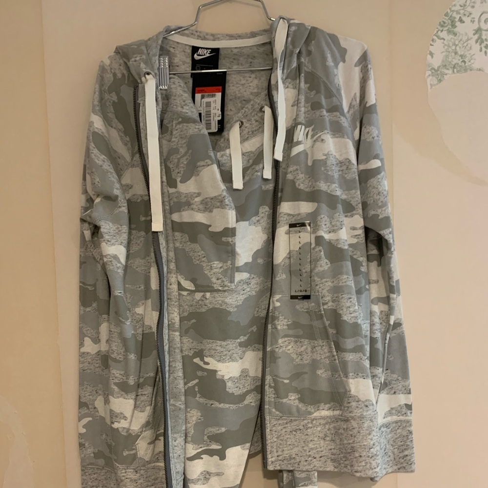 Nike Camo 2 piece Set